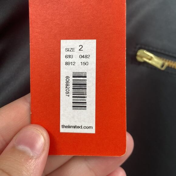 NWT Forenza Black slim ankle cropped Shiny silky pants - Picture 3 of 5